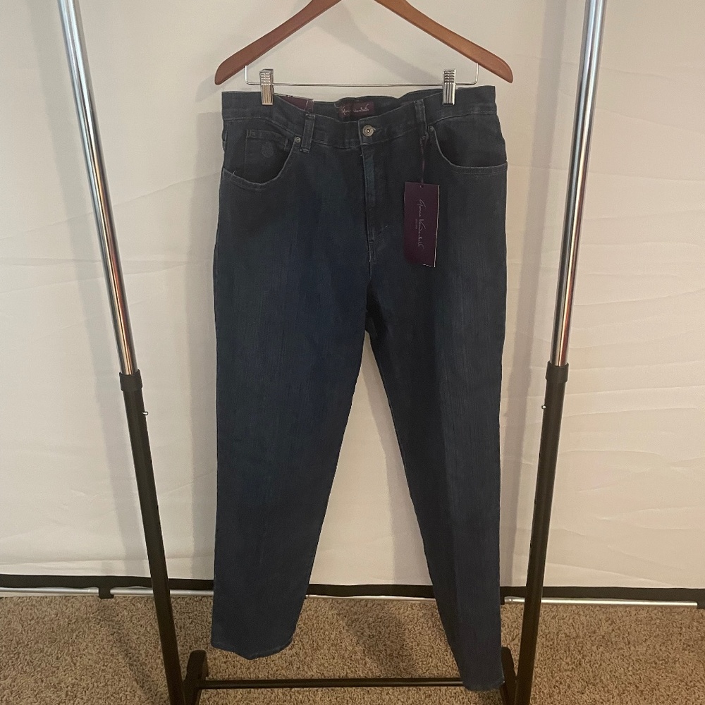 NEW - Amanda Classic Fit Tapered Jeans Size 16